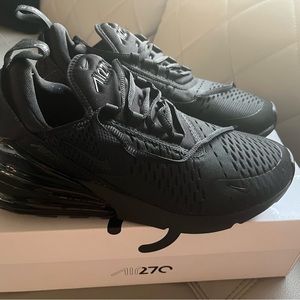 Nike Air Max 270 Shoes in Black